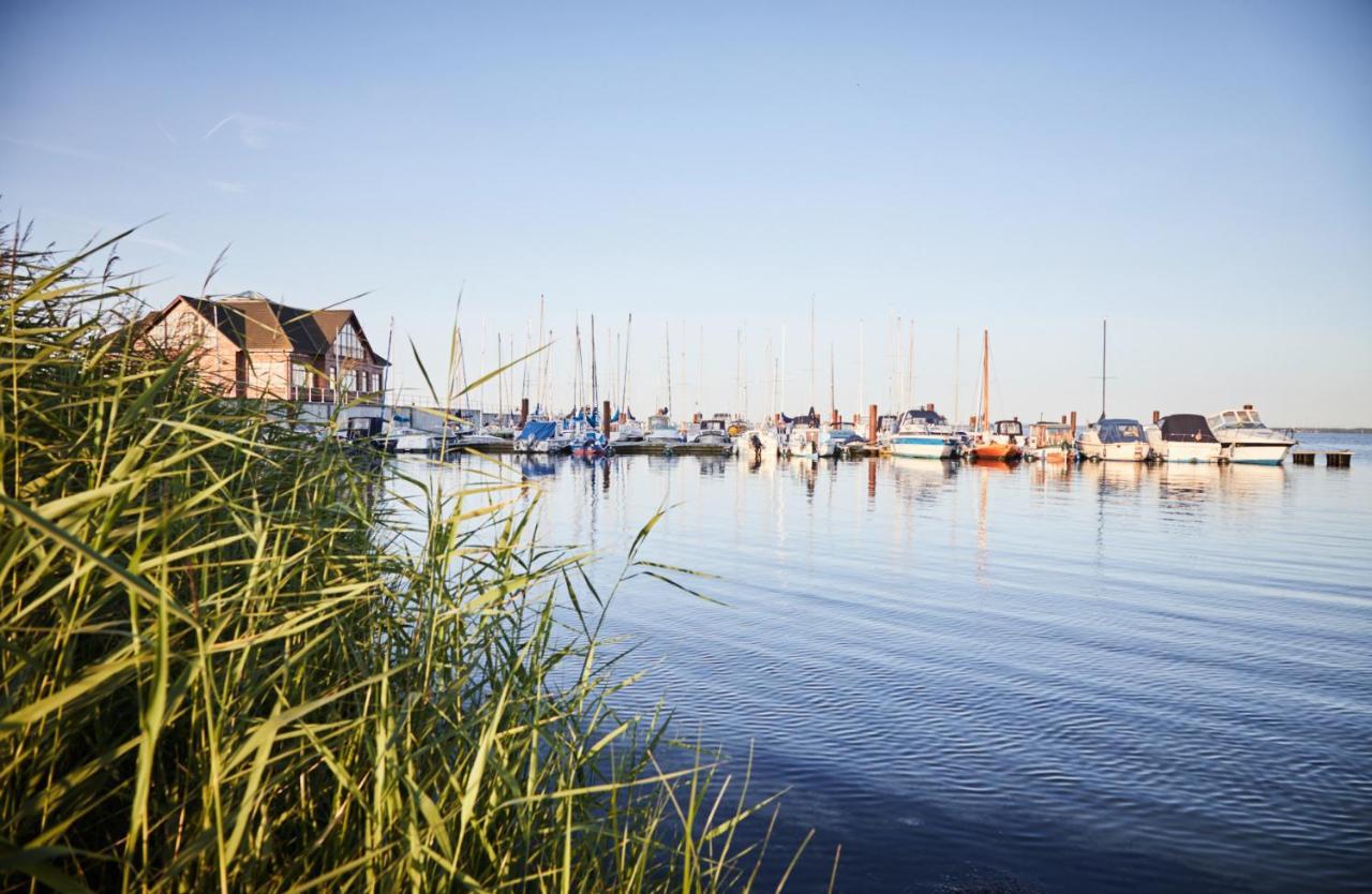 Bades Huk Marina Hotel Hohen Wieschendorf Exterior foto