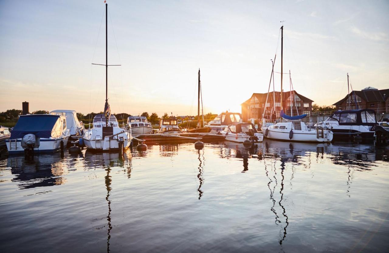 Bades Huk Marina Hotel Hohen Wieschendorf Exterior foto